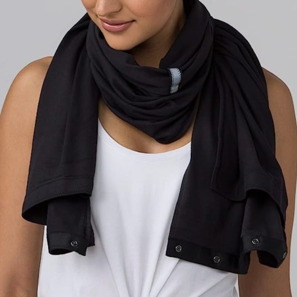 NWT Lululemon Vinyasa Scarf Rulu Black
